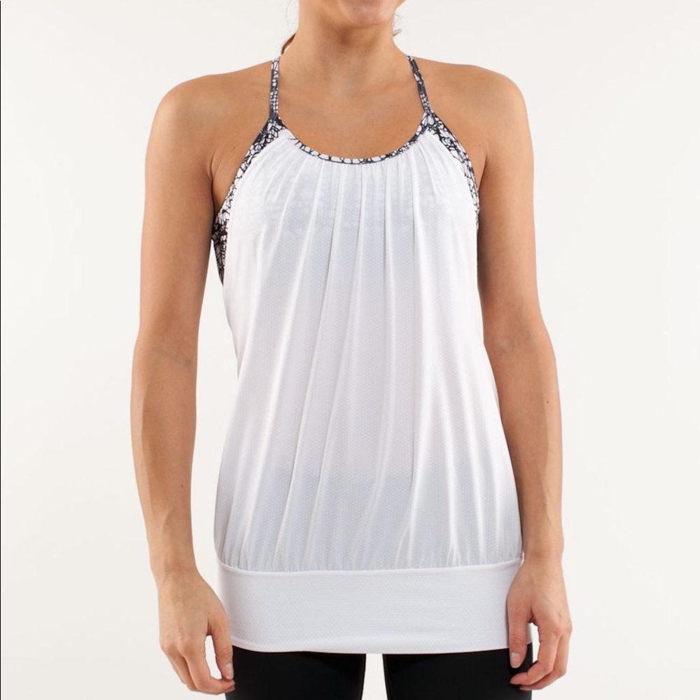 Lululemon No Limit tank top with built-in bra